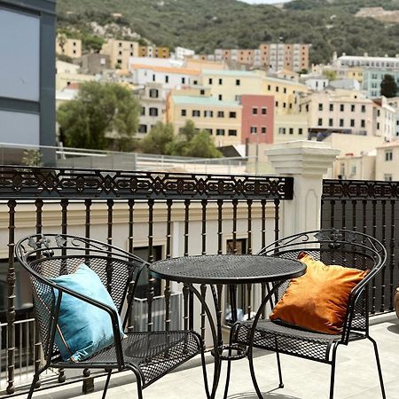 Master Penthouse Double Room Ensuite With Private Terrace - Grand Central House Gibraltar Eksteriør bilde