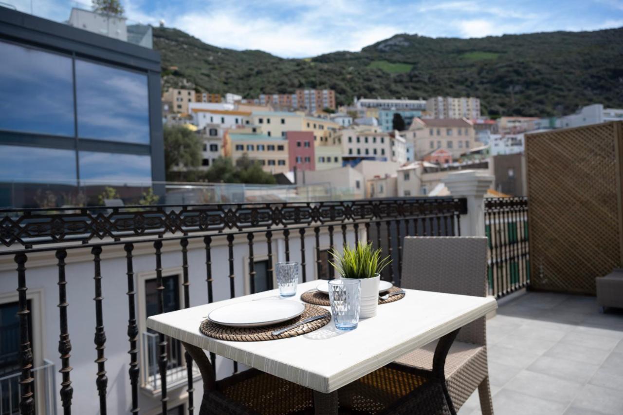 Master Penthouse Double Room Ensuite With Private Terrace - Grand Central House Gibraltar Eksteriør bilde