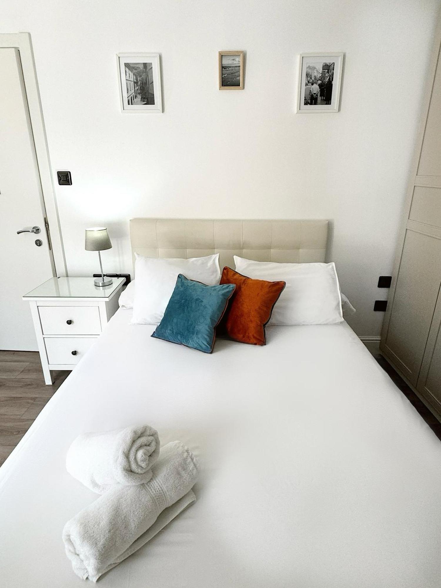 Master Penthouse Double Room Ensuite With Private Terrace - Grand Central House Gibraltar Eksteriør bilde